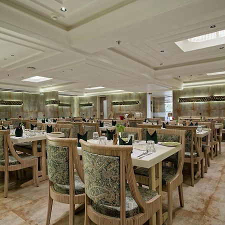 金色广场酒店 阿穆达巴 外观 照片